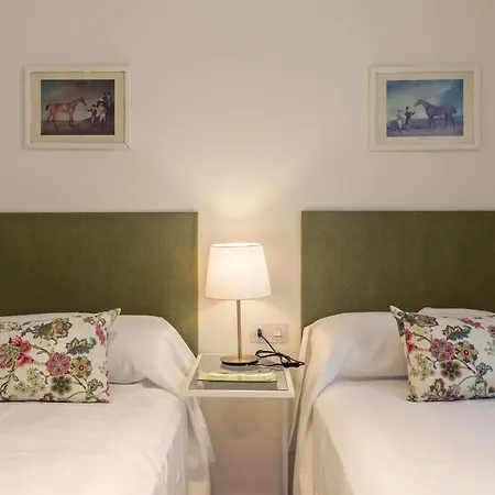 Apartamento Entero De 170m2 A 100 Metros De La Catedral Sevilla